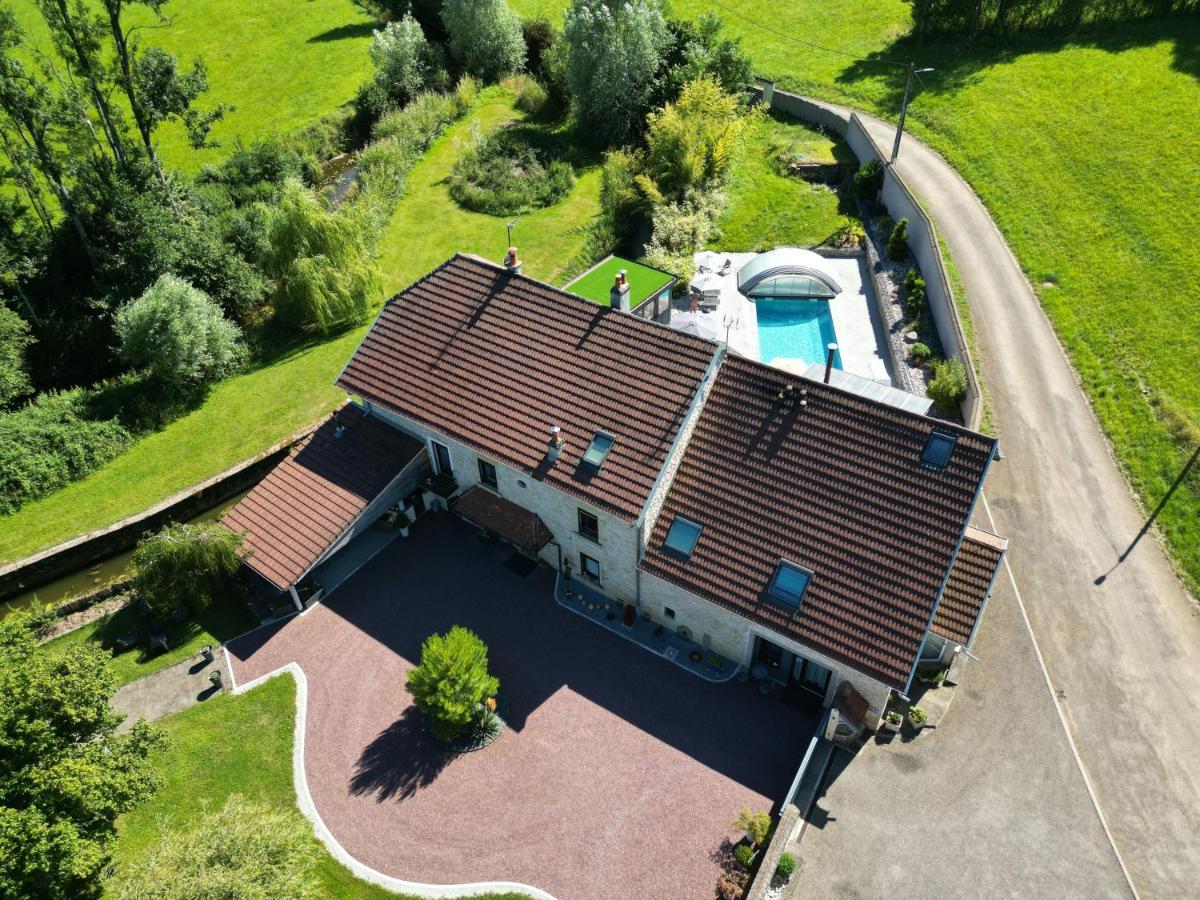 Bed and Breakfast Domaine Le Puits Du Moulin Comberjon Екстер'єр фото