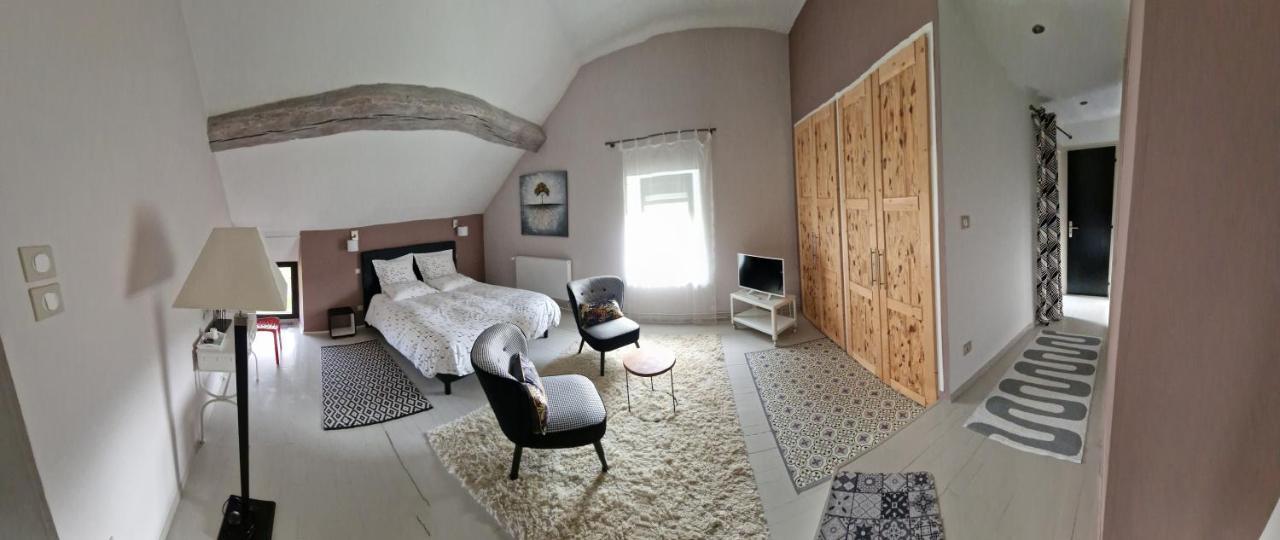 Bed and Breakfast Domaine Le Puits Du Moulin Comberjon Екстер'єр фото