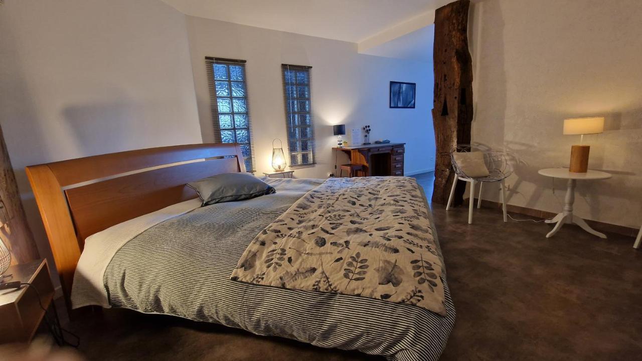Bed and Breakfast Domaine Le Puits Du Moulin Comberjon Екстер'єр фото