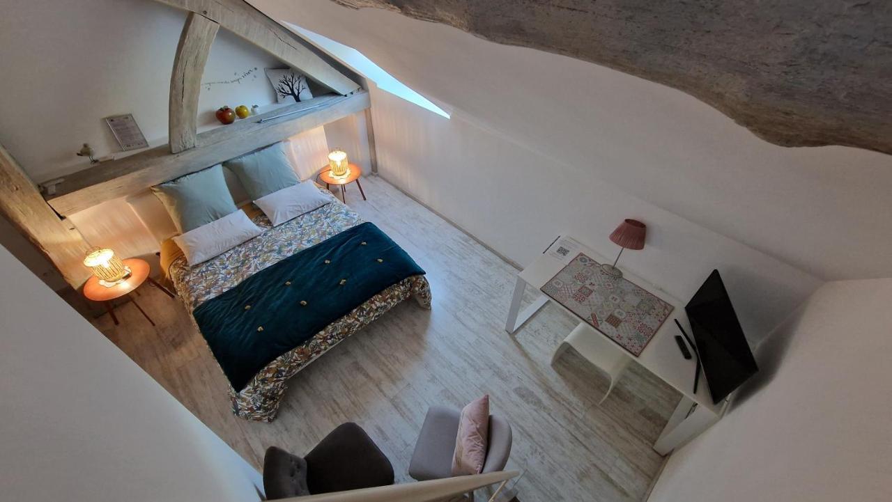 Bed and Breakfast Domaine Le Puits Du Moulin Comberjon Екстер'єр фото